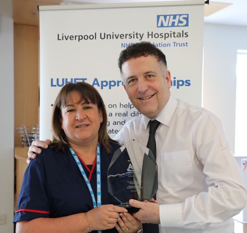 Congratulations to #TeamLUHFT's Apprenticeship Team who have recently won two awards! Apprentice Lola Dawson was recognised at the @PrincesTrust Awards and the wider team were crowned winners of the Widening Participation award at the @AnnualAppConf 🏆 bit.ly/3U7XxEI