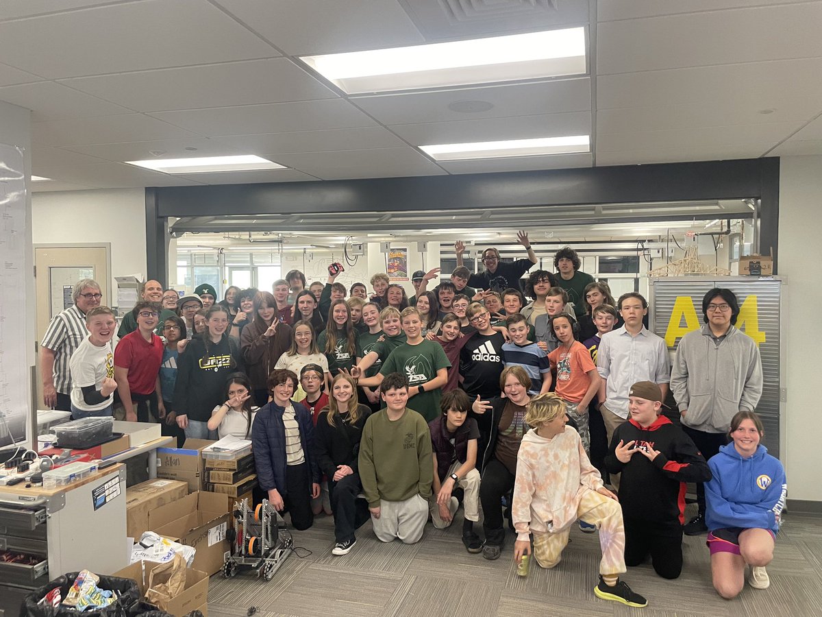 EvergreenJunior's tweet photo. Evergreen, @OlympusTSA, and @Granite_Tech combined for a canned food drive to benefit @Olympus_High food bank.  Students paid five cans for admission to a Smash Bros tournament.  @UtahTSA @UtahCTE @GraniteSchools https://t.co/OHkdtDDVgg