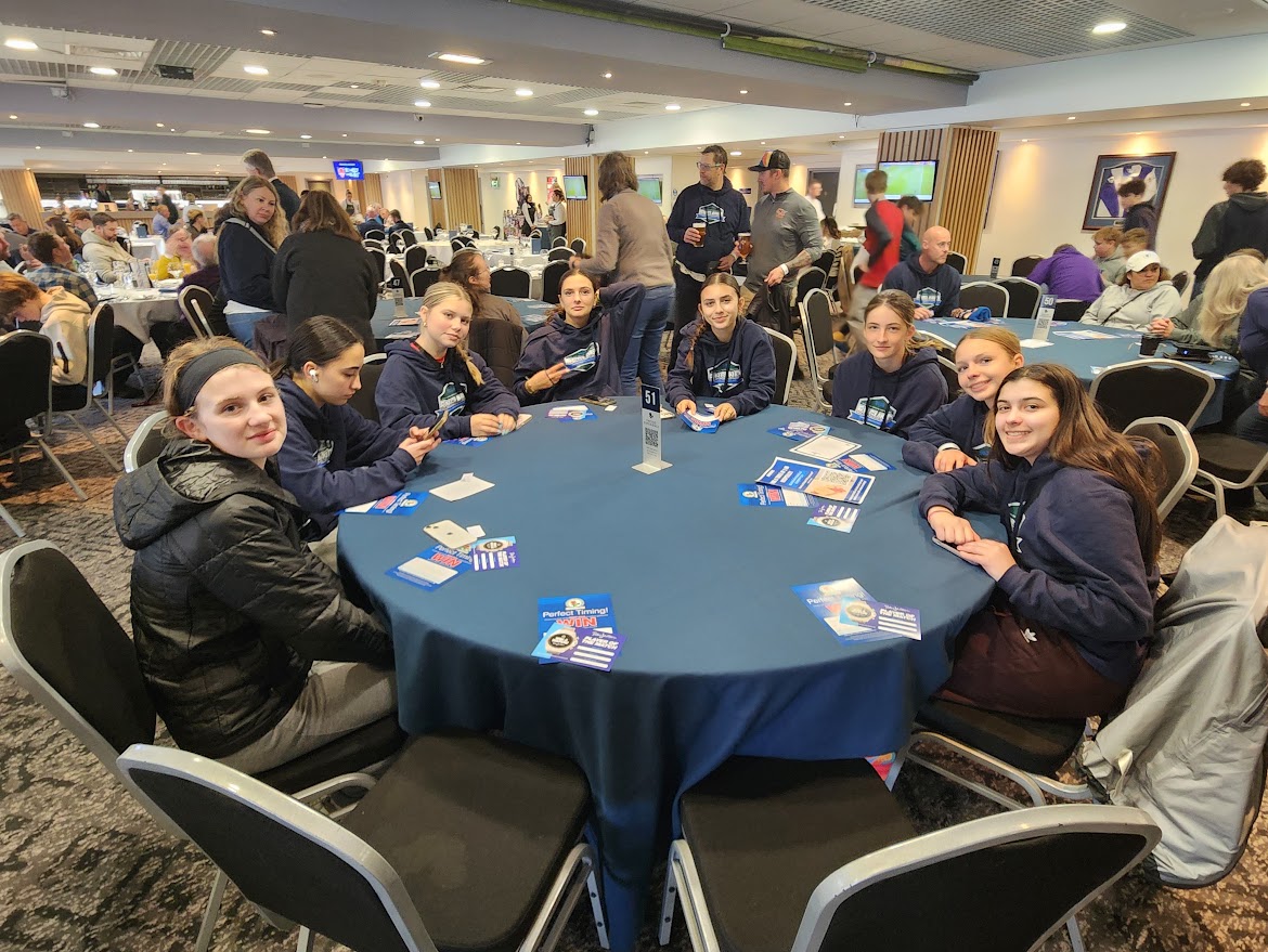 🇺🇸We were pleased to welcome Bainbridge Island FC to our fixture with @IpswichTown, as part of their UK Tour. ⚽️Over 5⃣0⃣ players took part in an elite coaching session provided by @BRFCTrust staff at the BRIC, before they went on to enjoy a hospitality package with @Rovers!