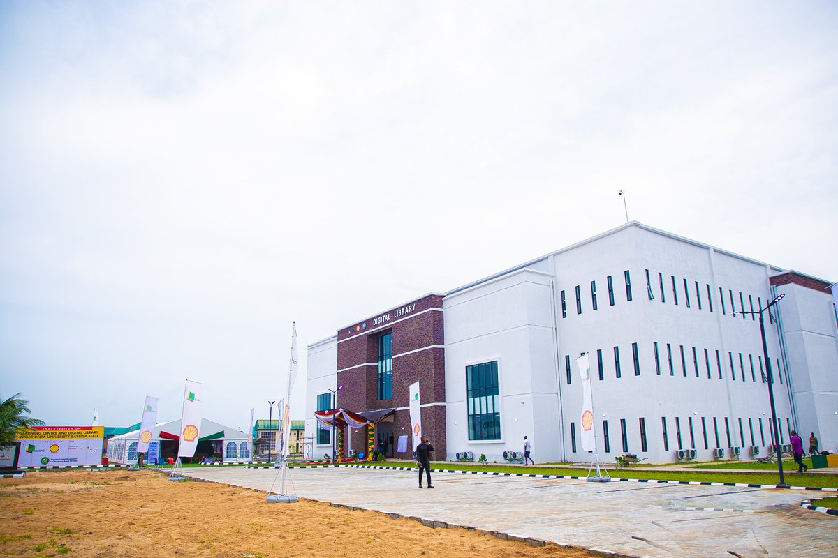 MASSIVE LIBRARY DONATED BY THE NNPC TO THE NIGER DELTA UNIVERSITY IN BAYELSA STATE!
#PositiveFactsNG

In support of the development of education, do you know that the NNPC Limited has just donated a 2,300-seater library to the Niger Delta University at Amassoma in Bayelsa State?