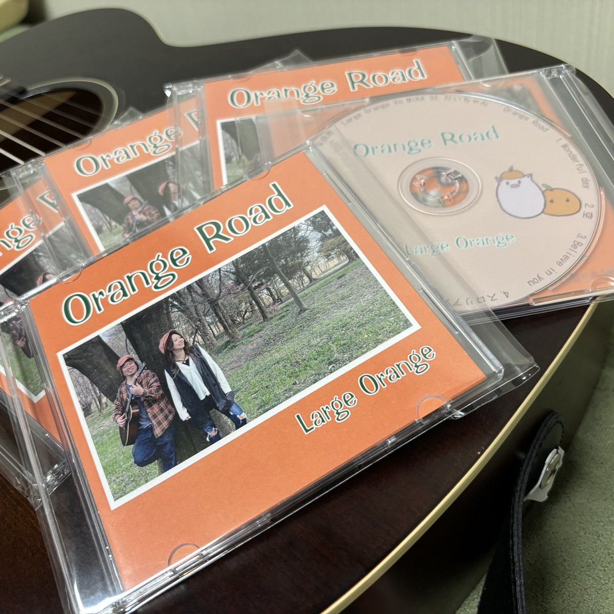LargeOrange_mwd's tweet photo. できた🍊
日曜日のウニクス上里ライブに持っていきます!
LargeOrange 1stアルバム
『Orange Road』
7曲入り/1500円
#OrangeRoad
#LargeOrange https://t.co/qLSHj0ye0e
