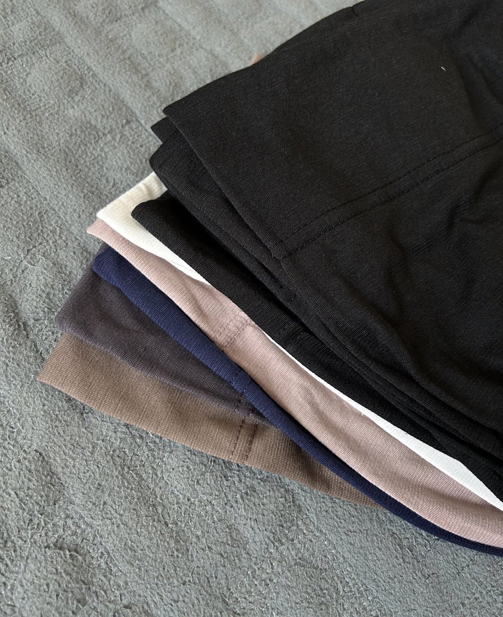 amirahnvr's tweet photo. Someone asked me “Ada ke orang tukar inner tudung setiap hari? Biar betul…” 

Yes, ada!!! I lah tu yang akan tukar tiap hari. Sekali pakai terus tukar sebabtu suka beli banyak inner tudung hitam ni 

and I prefer material cotton >>> jersey https://t.co/MlJ7F9IW3Y