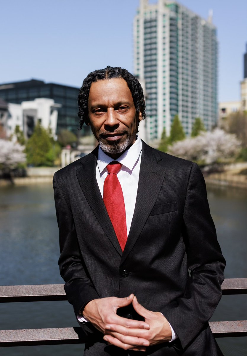 ATLHollywoodKid's tweet image. THEM: You can’t be a lawyer with locs?!

ME: 😏 (I guess I’ll have to rely on my brains and wit.) #LocdAndLoaded
