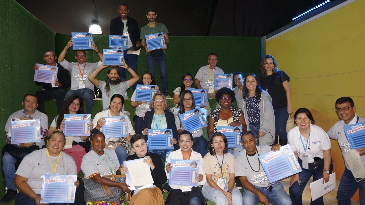 MinEducación tweet media