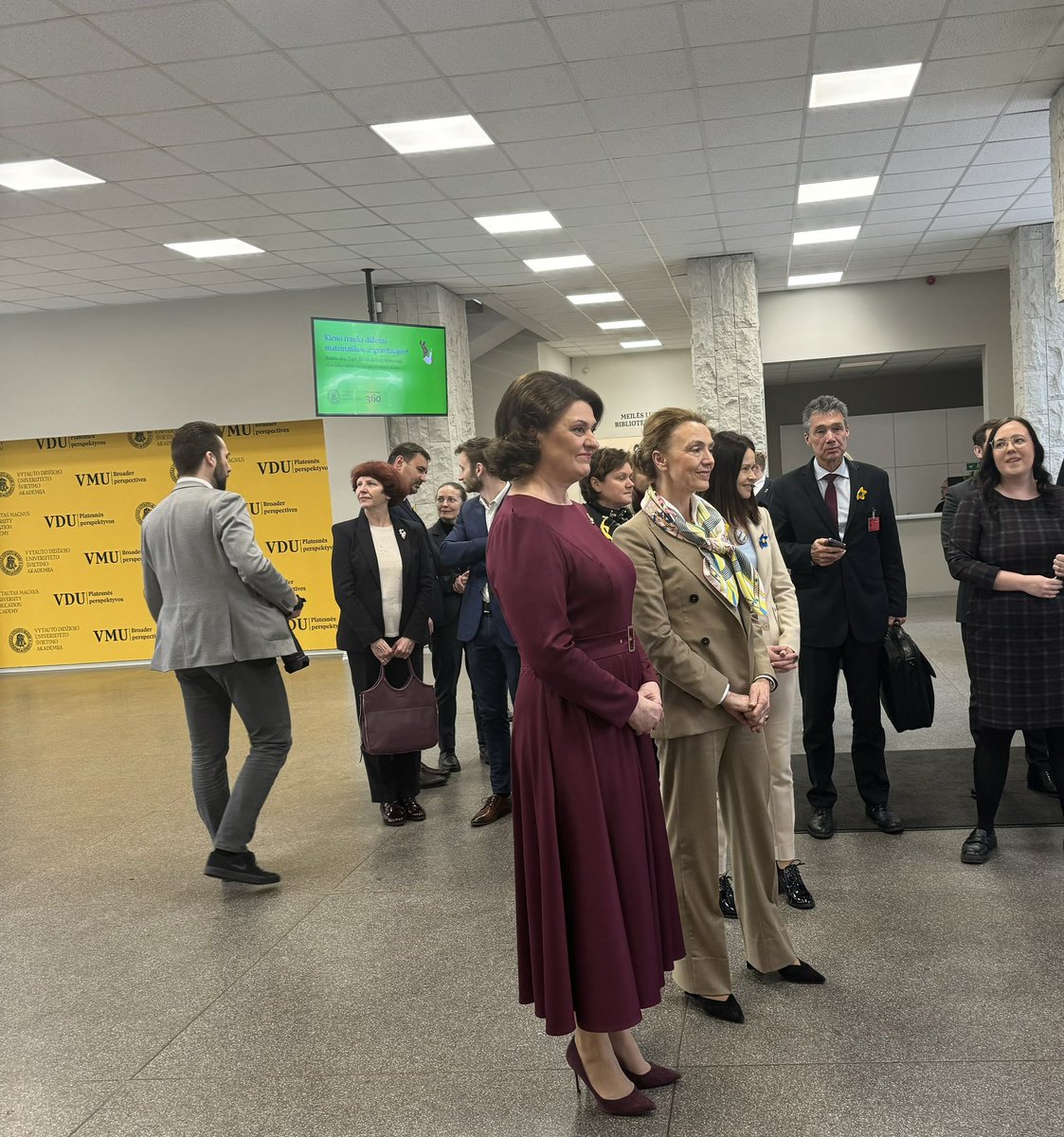 Warm thanks First Lady Diana Nausėdienė for showing us the Ukraine Centre in Vilnius today/Remerciements chaleureux à la Première Dame Diana Nausėdienė de nous avoir fait visiter le centre ukrainien à Vilnius