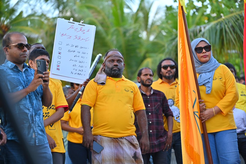 މިޕާޓީގެ ޗެއަރޕާސަން @faya_i ގެ ވާހަކަފުޅު ދެއްކެވުން. މިސްރާބު ހަމަމަގަށް ކެންޕެއިން ނިންމާ ހިނގާލުން. ފާލުން ނެއްޓިފައިވާ ގައުމު ހަމަމަގަށް އެޅުވުމަށް އެންމެންގެ ވޯޓު ތިލަފަތަށް ⚖️✅ #VoteMDP #MisraabuHamaMagah