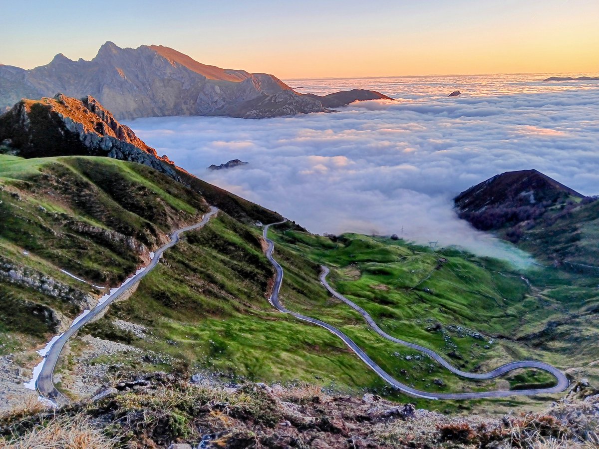 joseaureliobarb's tweet photo. La Cubilla 🚴‍♂️🥾⛰️🎒💚💚💚👍👌 https://t.co/rS7wUSGD1k