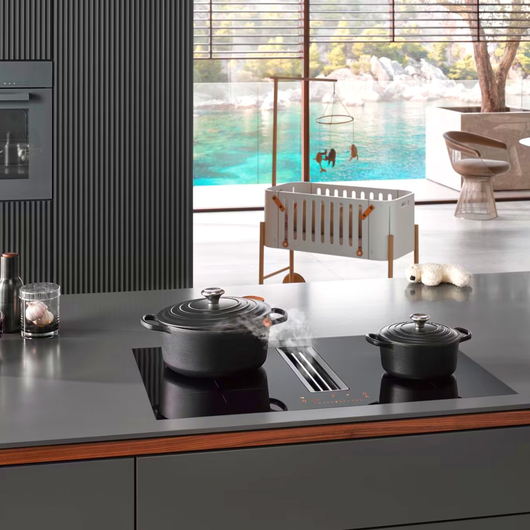 designworkstsb's tweet photo. Elevate your cooking with the ultra-quiet Miele KMDA Induction hob. Integrated vapour extraction, A+ energy efficiency &amp; flexible installation. #PremiumAppliances #GermanEngineering #EcoFriendly #ModernKitchen #DesignWorksKitchens #miele #italian #designworks https://t.co/2WF9iL8IXo