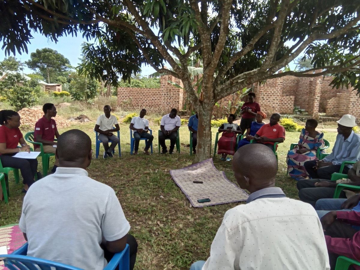 kab_consult's tweet photo. "Having open discussions where farmers share experiences regarding technology use is pivotal for promoting technology adoption. Thanks, @giz_uganda, for providing such platforms! @AchiKarungi, @NicMukisa, @Paul83416685, @AlexMayamba https://t.co/EtpQfwq97m