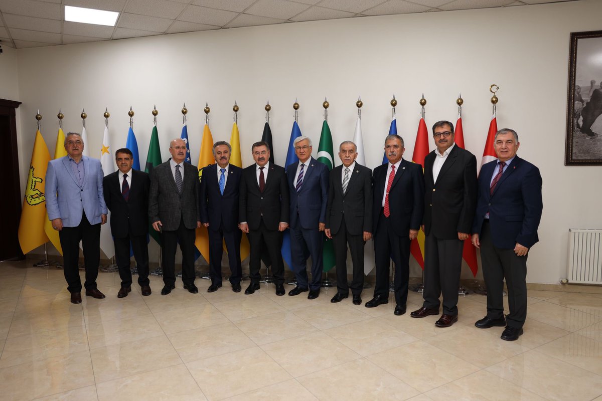 Ankara Gölbaşı Belediye Başkanı Sayın Yakup Odabaşı’nı Türkiye Belediye Başkanlar Birliği Yönetim Kurulu olarak ziyaret ederek hayırlı olsun dileklerimizi ilettik.
     Değerli Başkanımıza gösterdiği yakın ilgi ve misafirperverliğinden dolayı çok teşekkür ediyoruz.