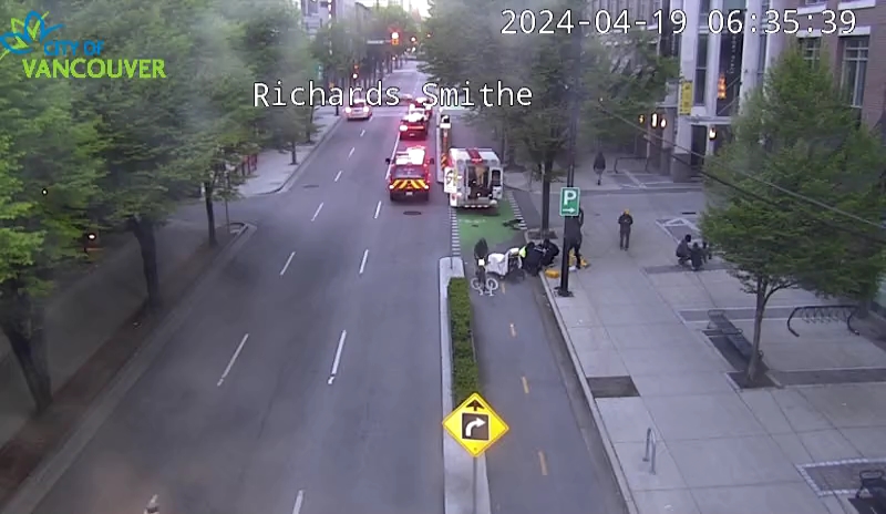 #Vancouver - Cyclist hit on Smithe westbound at Richards - Crews on scene