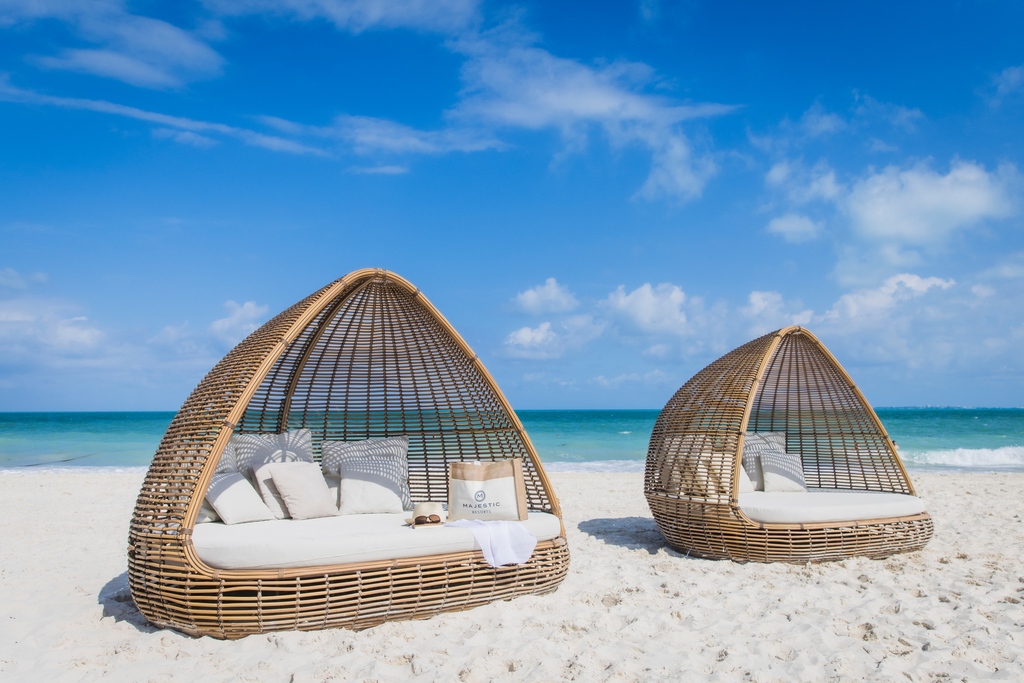 Relaxation awaits! 🌊 Stretch out on our spacious beach loungers and soak up the sun with the soothing sound of the azure sea in the background.🤩🏖️

#majesticresorts #poolsideparadise #majesticviews #beach #caribbeanbeach #caribbeanescape #mexicancaribbean #caribemexicano