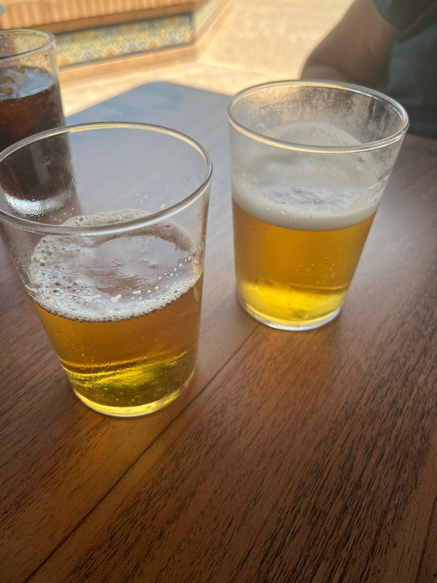 ¿Mamá me recoges del cole y me invitas a un refresco?
Casi 20 años han pasado y solo ha cambiado la bebida... Terminando la universidad vuelve a donde aprendió no solo números y letras, sino a ser y estar en la vida de una forma distinta.Mi niño siempre,aunque crezca. Te quiero.