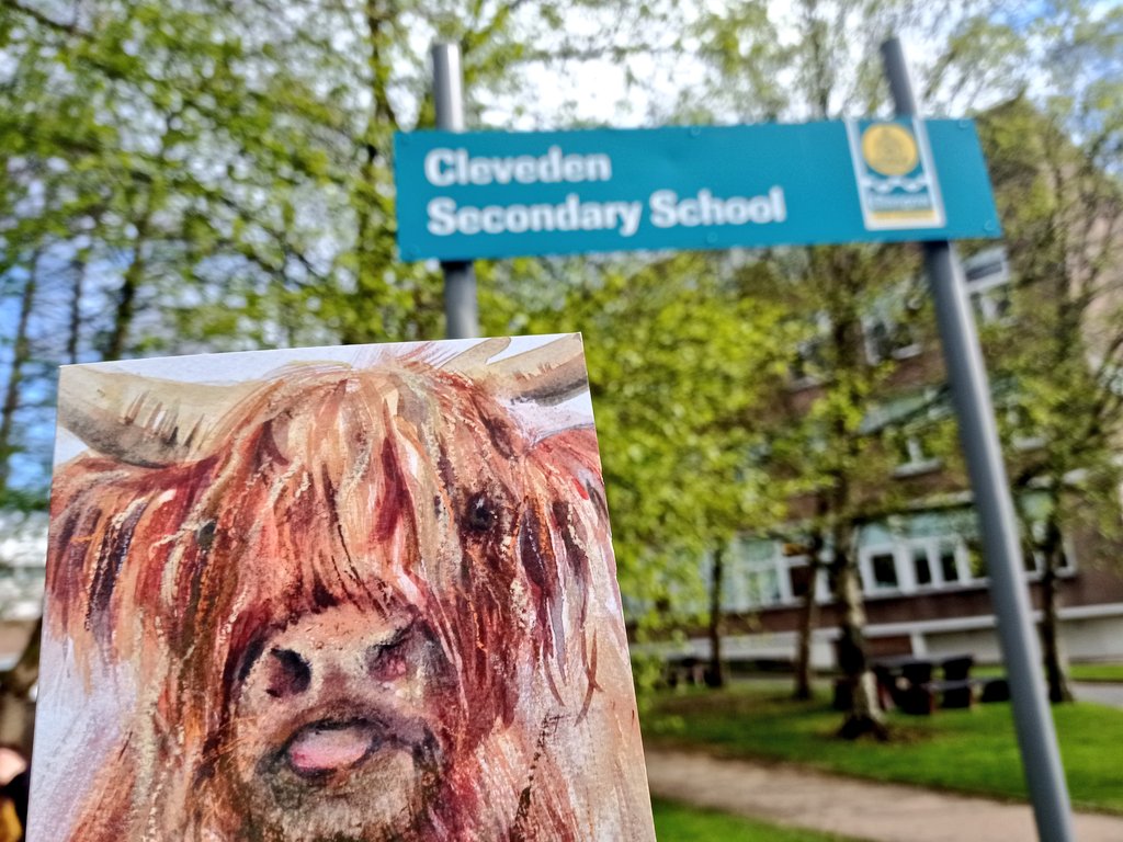 remegope's tweet photo. Last day at @ClevedenSec42 guided by @ClevedenLangs 💙 A wonderful observing experience impossible to forget (thanks @CFPIdiomas for the opportunity and cheers @ClevedenSec42 for your warm treatment). @ies_santayana @CFIE_Avila @educacyl #PIE_ObservaInternacional #Scotlandhome https://t.co/MGLoYynAfz