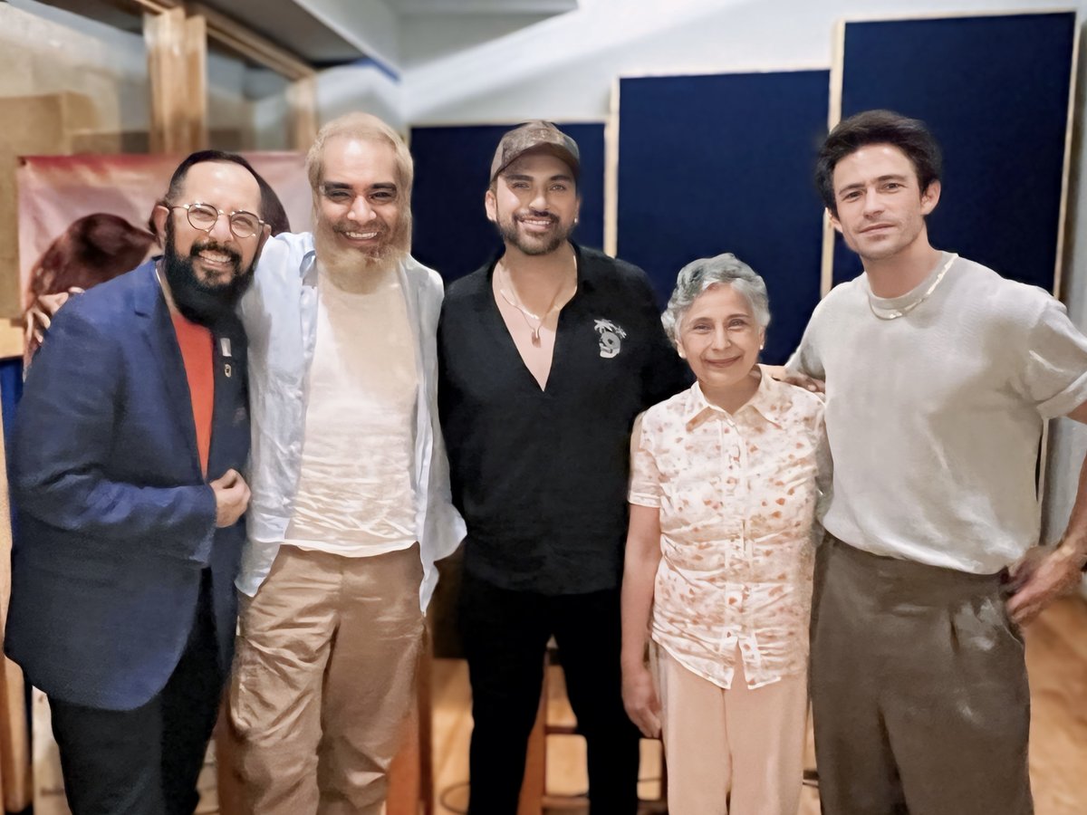 AlvaroCueva's tweet photo. Edición especial de #elamornotienereceta el #podcast No lo vas a creer: https://t.co/djRPyV5WOU @elamornoreceta @SpotifyMexico #TiagoCorrea #MauricioPimentel #FernandoJimenez #ElAmorNoTieneRecetaUS #Spotify #Podcast #television #telenovelas #televisa #univision #mexico https://t.co/HsxQaaLen1