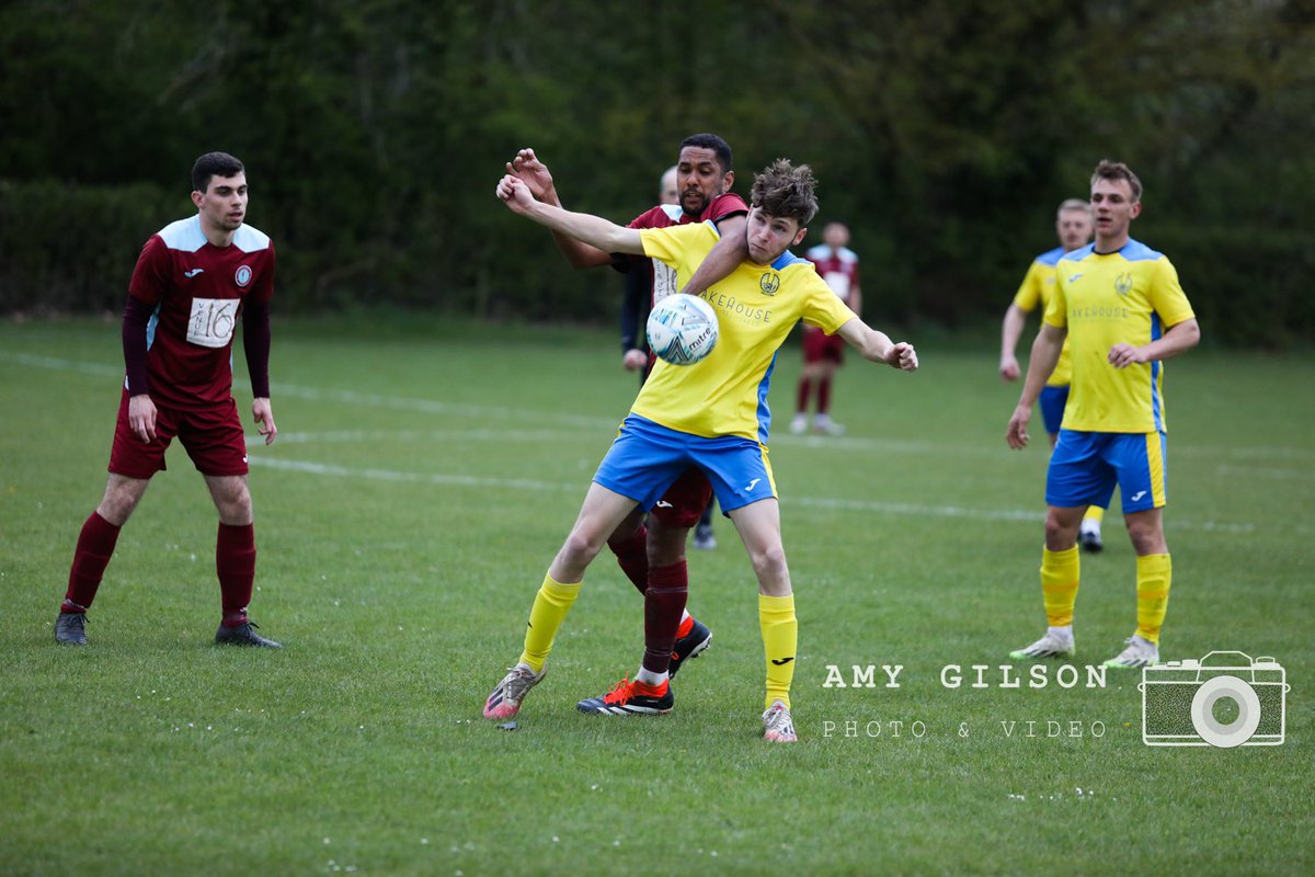 📸 @StowFalcons V @Cops_FC on Tuesday night in the SIL ⚽️ 📆16/4/24 🤝2-2