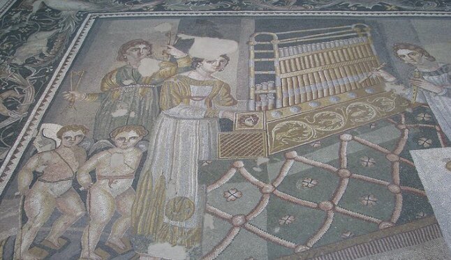 RomanislamIslam's tweet photo. RomanIslam Guest Lecture "Music in the Roman and Islamic Empire"
Wed. April 24, 2024, 5 -7 pm (German time) on Zoom.

Our interdisciplinary guest lecture comprises a lecture by Dr. Kamila Wsylucha and Dr. Yasemin Gökpinar.

More: https://t.co/JiuhGV4kLg https://t.co/JuwuGBPtKR