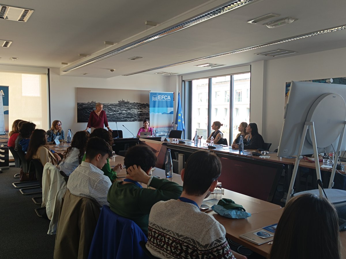 Excited to welcome students from @CIFerrol of @UDC_gal to our premises! 🙌 They're delving into the world of international relations and exploring our agency's mission and role with our Executive Director and EU career opportunities. 🌍 #EUcareers #EUAgencies