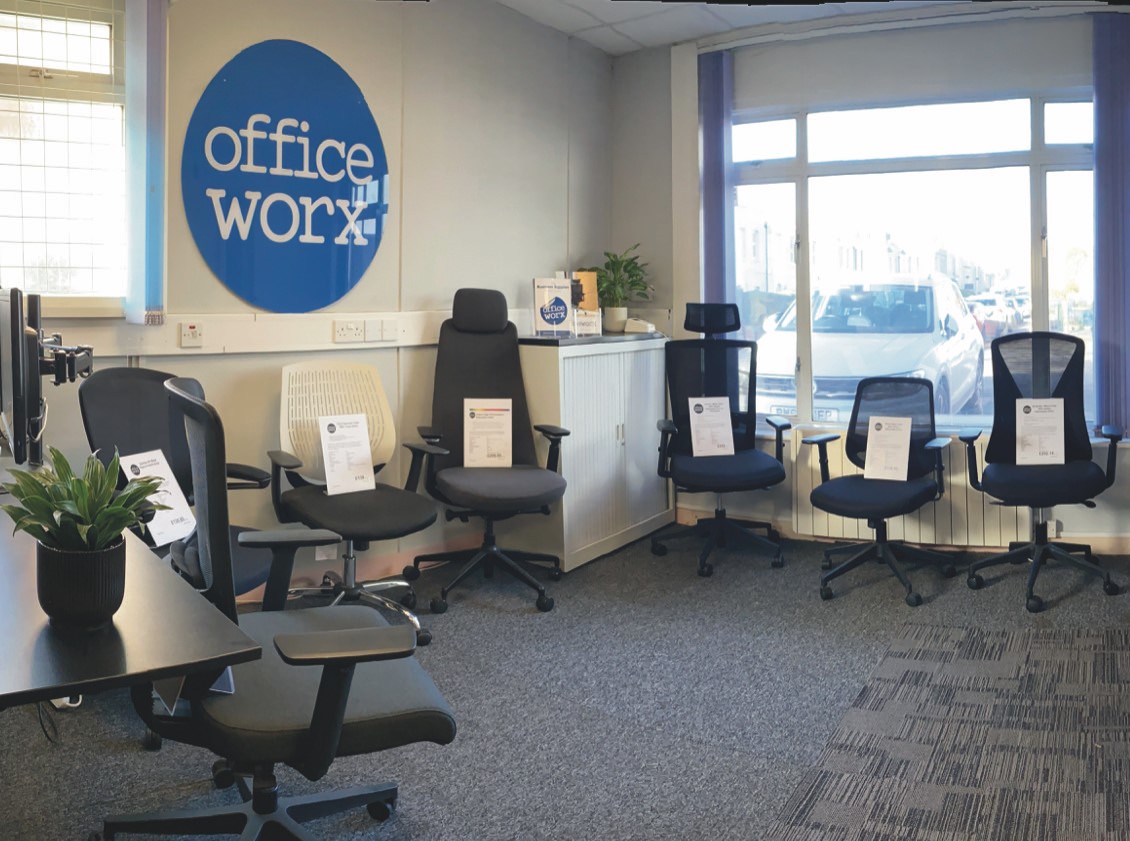 officeworx's tweet image. Are you looking for a new office chair? We have a range of office chairs within our office which are available to trial. 

Pop in or call 01242 584901 to discuss.

#OfficeFurniture #OfficeSeating #GlosBiz #ThinkGloucestershire