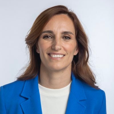basculpol's tweet image. Lo que ocurre con @sumar estos días se explica fácil: quiénes financiaron el proyecto, ya están cobrando. 
Eso explica los premios taurinos de @ernesturtasun, el apoyo a la sanidad privada de @Monica_Garcia_G o los saraos de Pedro J. a los que acude @Yolanda_Diaz_.
Son una estafa