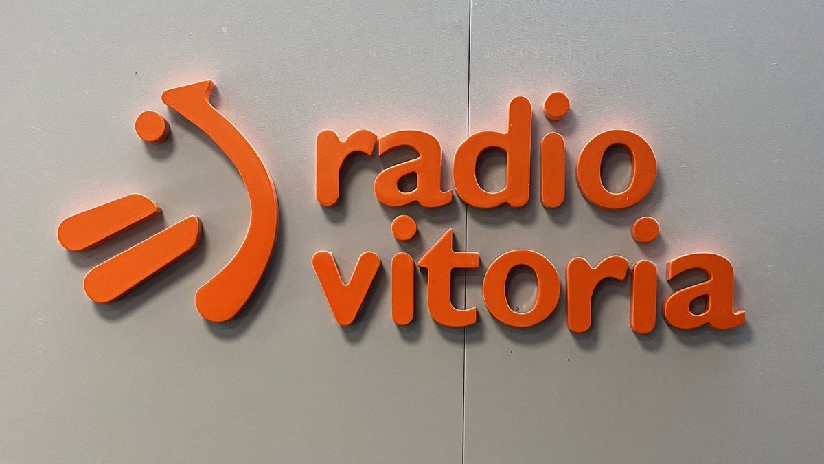 Eskerrik asko a @RitxiWar, @Sergio_Vegas y todo el equipo de @radio_vitoria por invitarme en un día tan especial por Baskonia y Virtus Bologna!