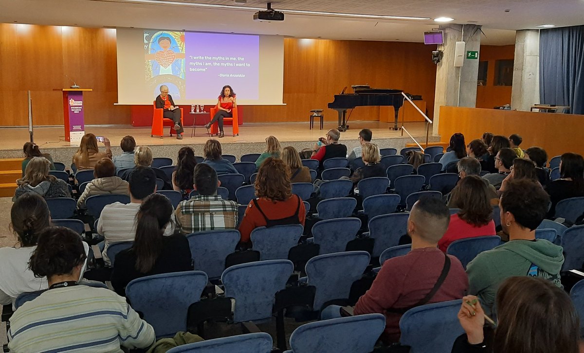 Todos somos Cuentistas! Las historias significativas y las artes en el #abp, conversación entre Marimar Patrón Vázquez y @coralregi Compartimos historias, con palabras, números e imágenes. ¿Qué papel juegan nuestras historias en el aprendizaje? Todos a translenguar!
#STEAMconfbcn