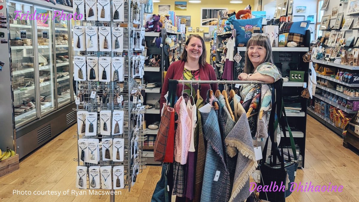 Almost a year since Carloway Community Shop opened. It feels as if it's always been here. Maryanne and Lucy on duty today but there is always a warm Hebridean welcome. Community empowerment at its best.
#fridayphoto #dealbhdhihaoine #carlowayestatetrust #communityownedestate