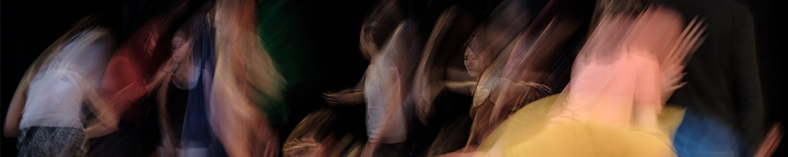 💃@CDaRE_CU pushes the boundaries of dance & movement. The centre develops research in movement, dance & the performing arts to cultivate a vibrant dance community & contribute to the broader cultural landscape. coventry.ac.uk/research/areas… [3/5]