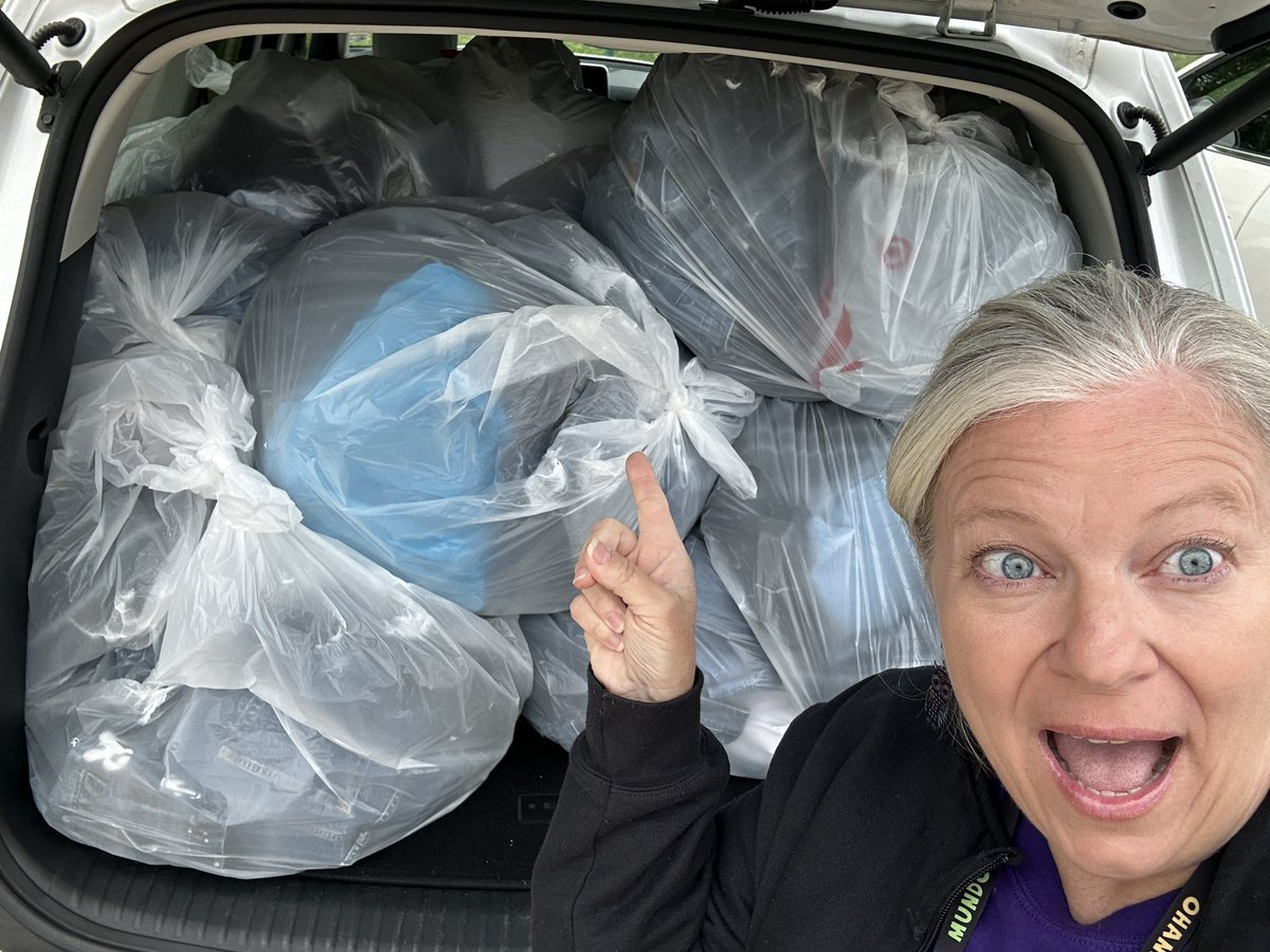 Thank you to everyone who participated in the Denim Drive—we collected 415 pieces of denim! Mrs. Guidry will be dropping them off tomorrow. Fingers crossed that we win first place!!🤞🏻👖 #sges #denimdrive