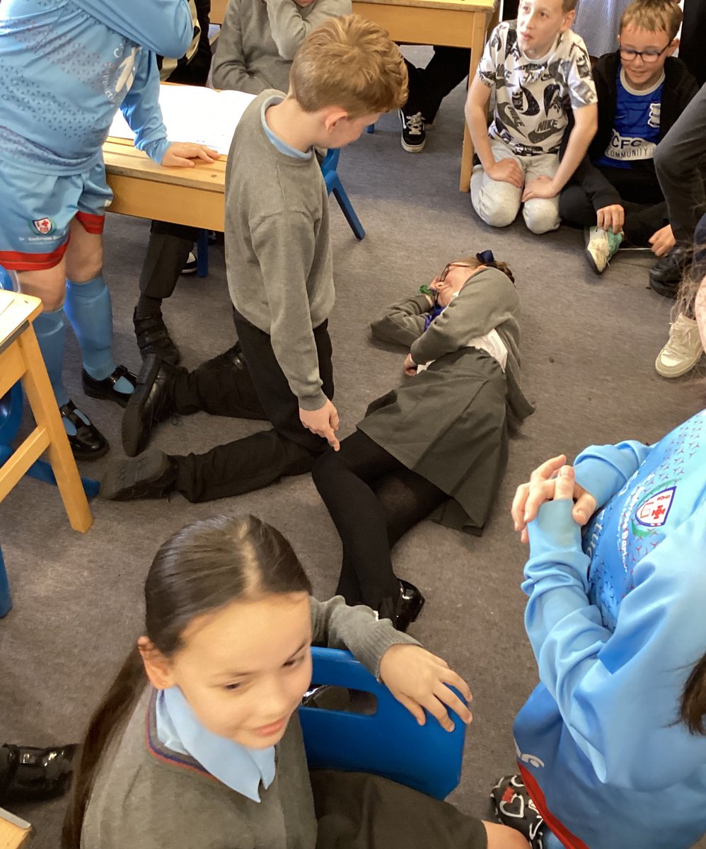 Year 5 had a TenTen lesson today that was all about giving assistance. They were able to learn the recovery position and how to do the DR ABC primary survey.