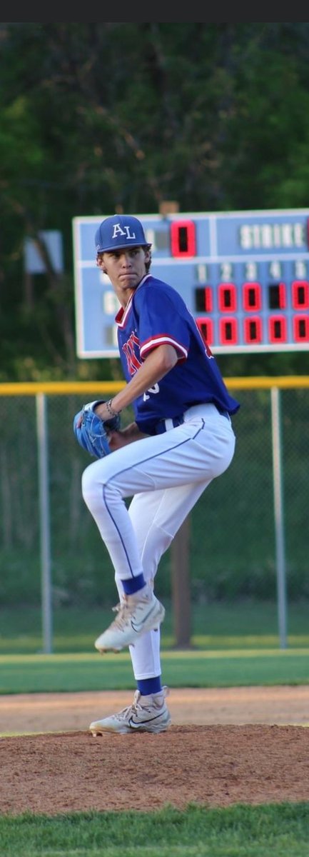 CB_ECA's tweet photo. Congratulations to ECA senior Mason Garreans for receiving the Council Bluffs Education Association Scholarship in the amount of $2000! 
#AchieveMore #LevelUpCB @ALHSathletics @baseball_lynx @DoaneBaseball @GarreansMason https://t.co/Idp8wdQ4vz
