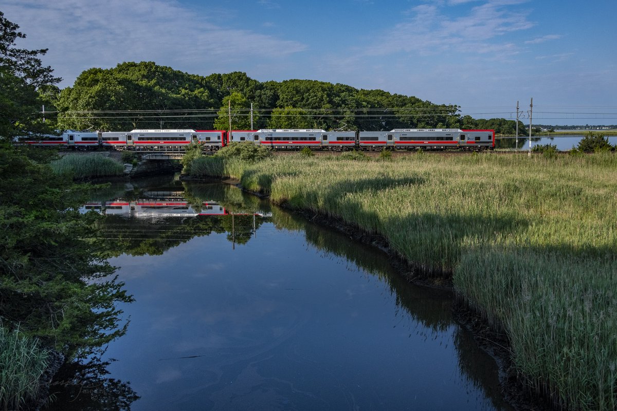 Trade your wheels for the rails, embrace eco-friendly travel, and soak in the breathtaking views on your next train adventure! 🚂🌊🌳
 
📸: Alan M. Crossley
#CTrail #ShoreLineEast #RailFans #RailFanning #RailTravel #GreenTravel #CT