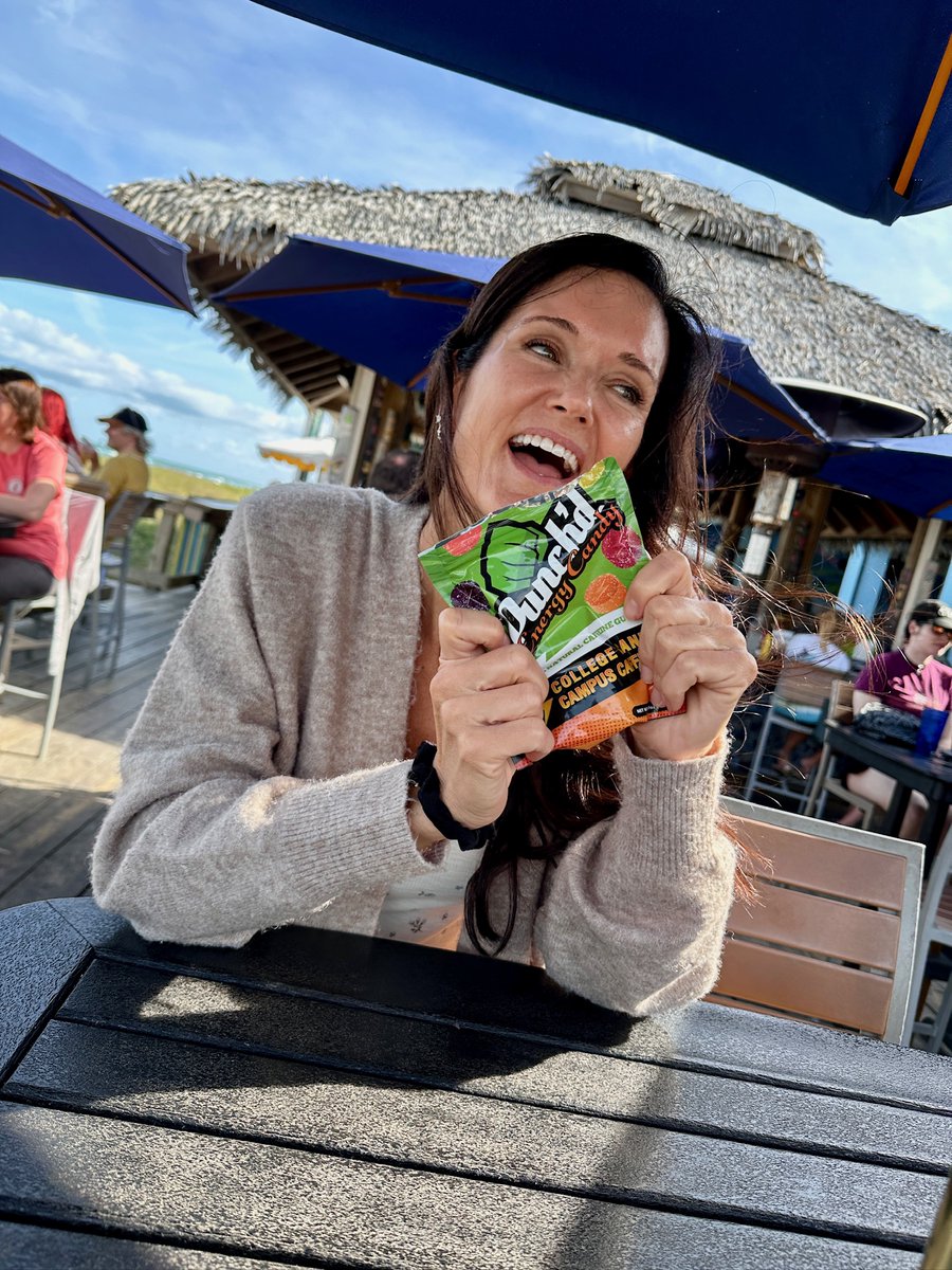 PunchdEnergy's tweet photo. Happy Caffeine! For a happier you! 50 GUMMIES FOR $13.49 - AVAILABLE ON AMAZON! 

Grab em now: https://t.co/T41382gaEO

 #getpunchd #punchdenergy #caffeinecandy #caffeine #energygummy #collegecandy https://t.co/VksJwFf59U