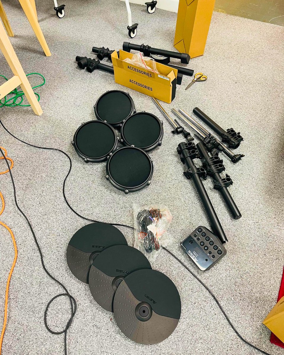 Huge diolch to Owain Wyn Evans for the super generous donation of a new electric drum kit for our band, #VaguelyArtistic! 🥁 Also to @TyCerdd_org for the R&D time we’ve just started, allowing the band to reform after some line-up changes & explore creative direction 10 years on!