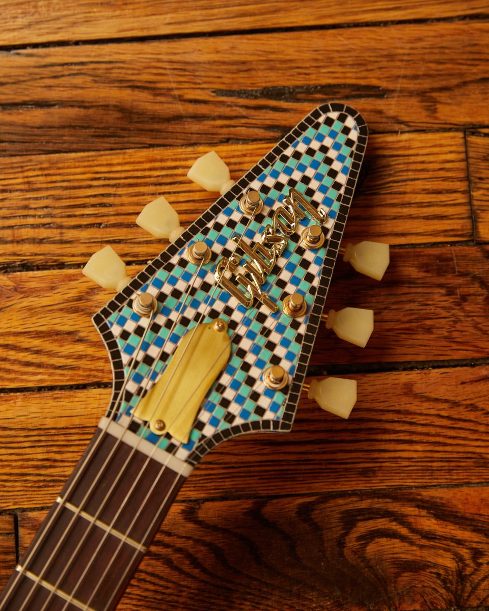 CustomGibson's tweet photo. Check out the beautiful detail-work from our own Rickie Hinrichsen as part of the Master Artisan Collection. What do you think of this one-of-a-kind guitar?
Mediterranean Mosaic 1958 Korina Flying V: https://t.co/R3iMOvcHks
#gibson #rickiehinrichsen #masterartisan https://t.co/qxxqeA1BNp