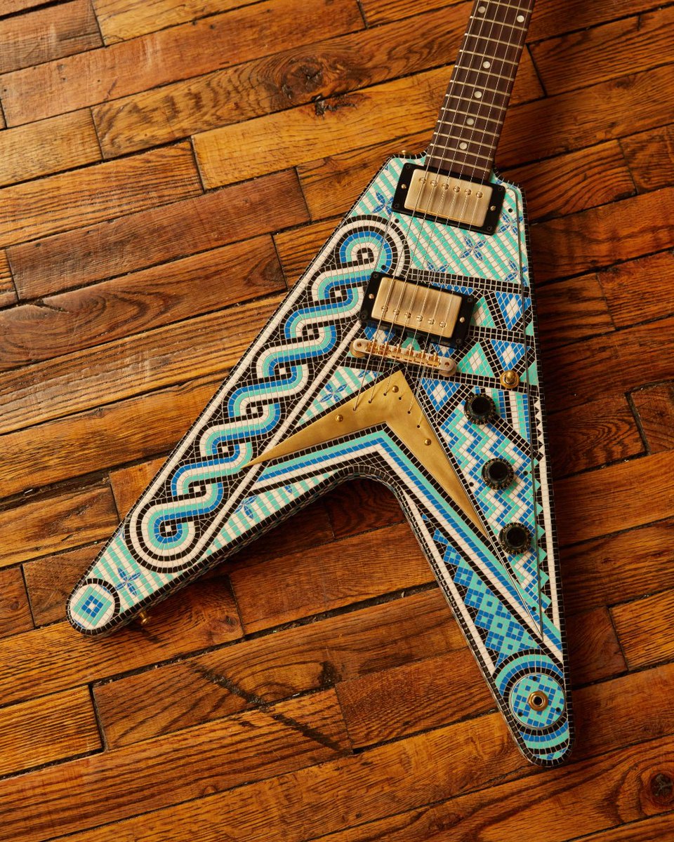 CustomGibson's tweet photo. Check out the beautiful detail-work from our own Rickie Hinrichsen as part of the Master Artisan Collection. What do you think of this one-of-a-kind guitar?
Mediterranean Mosaic 1958 Korina Flying V: https://t.co/R3iMOvcHks
#gibson #rickiehinrichsen #masterartisan https://t.co/qxxqeA1BNp