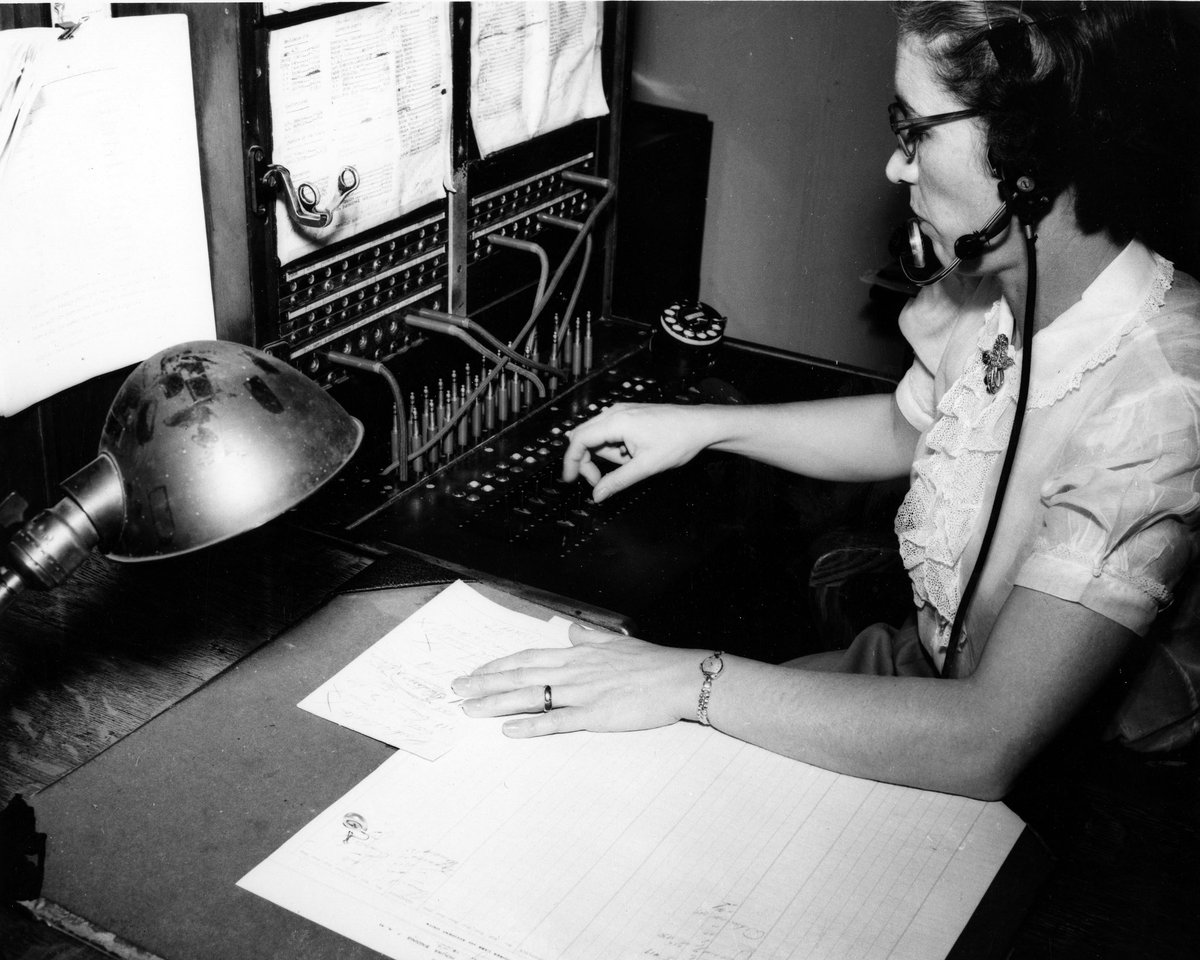 This week we recognise the important work of our call takers and dispatchers.  We thank them for their Service. Photo from our Archives ca 1953. #NPSTW #911TreeofLife #ThankYou911 #911 #thingoldline #HPSArchives #PoliceHistory #HamOnt #HamOntHistory #HPSHistory #HPSMuseum