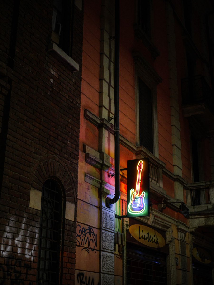 Neon guitar 📍 Milan, Italy #streetPhotography #street #photography #night #colors #urban #urbanPhotography #neon #guitar