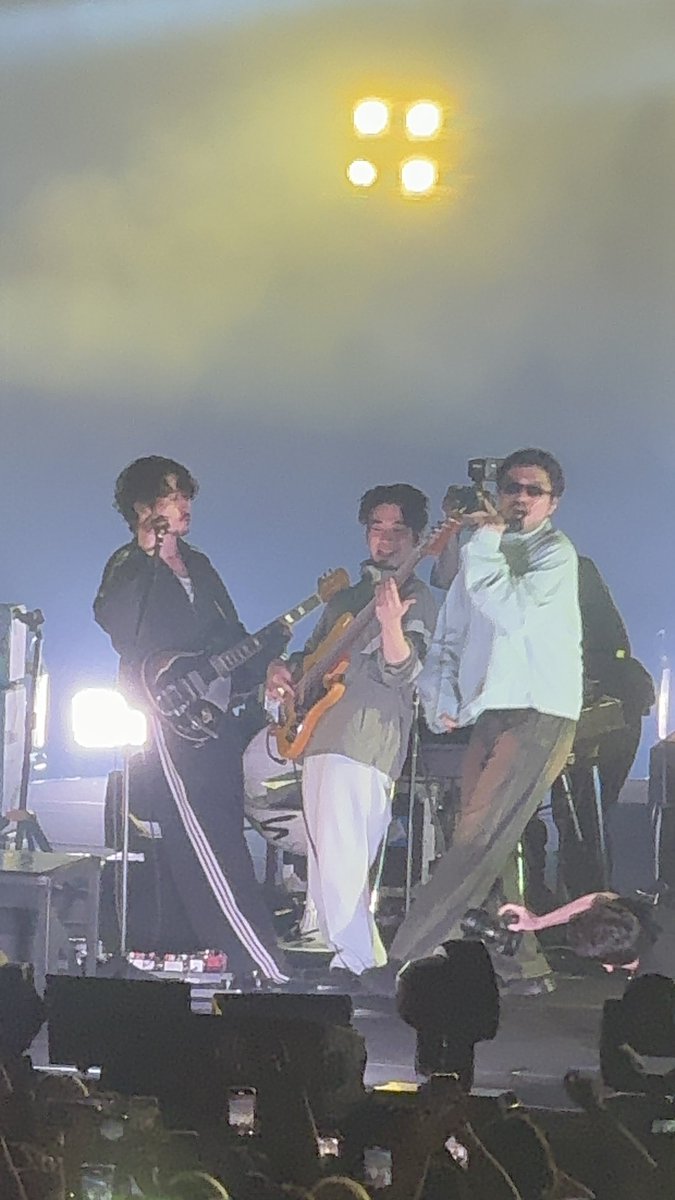 常田さんと井口さんの足がアシンメトリーになっていて良い写真撮れた🤣🦵🦵
#KingGnuAisaTour2024 #kinggnu