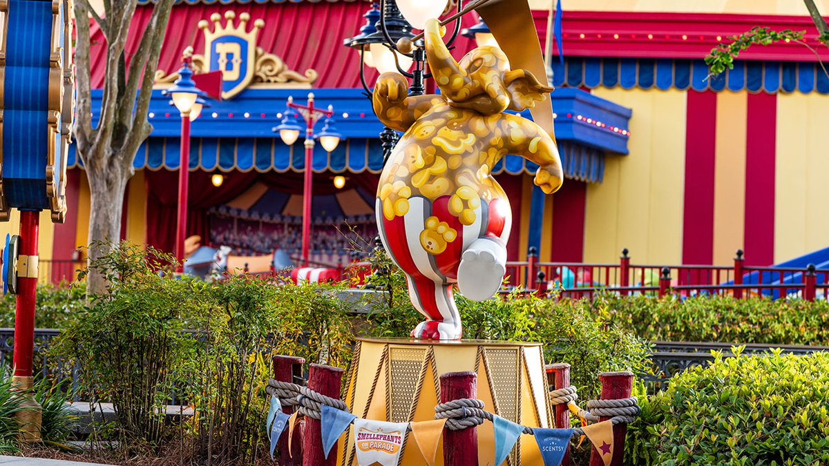 Disney shares first look at Smellephant statue installed in Magic Kingdom for Smellephants on Parade, an interactive 'search and sniff' experience presented by Scentsy. There will be 8 statues around Storybook Circus with different scents like popcorn, churro and cotton candy.