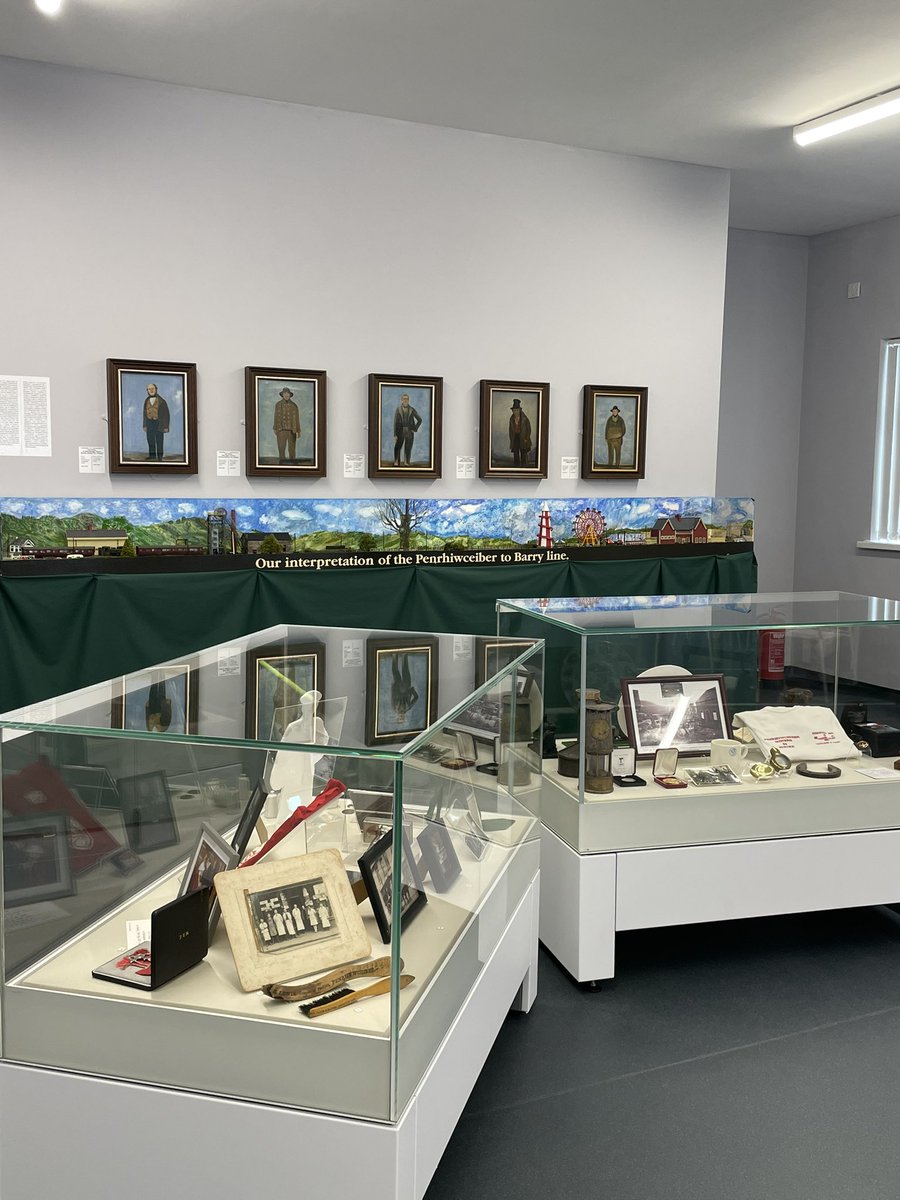kmitchell0390's tweet photo. A fantastic afternoon in beautiful Penrhiwceiber to catch the final day of the Penrhiwceiber Art Trail. A brilliant, engaging and thoughtfully curated exhibition with the warmest hospitality. #valleysretold @LeeGardensPool https://t.co/QXI0LjKYIJ