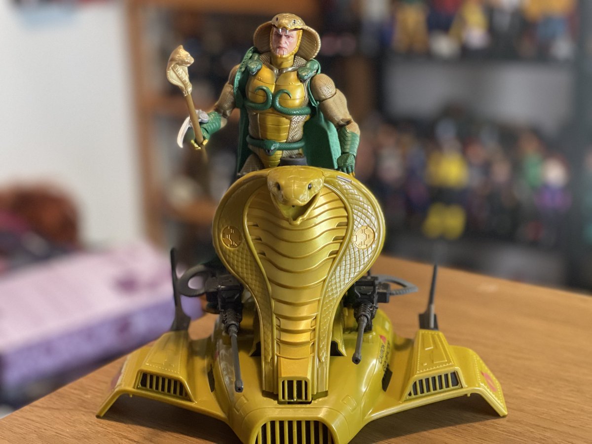 GI Joe Classified Series Serpentor & Air Chariot figure and set. #gijoeclassifiedseries #hasbrotoypic #actionfigurephotography #evilruler #nostalgia #toyphotography #theboywiththepampersandtoys