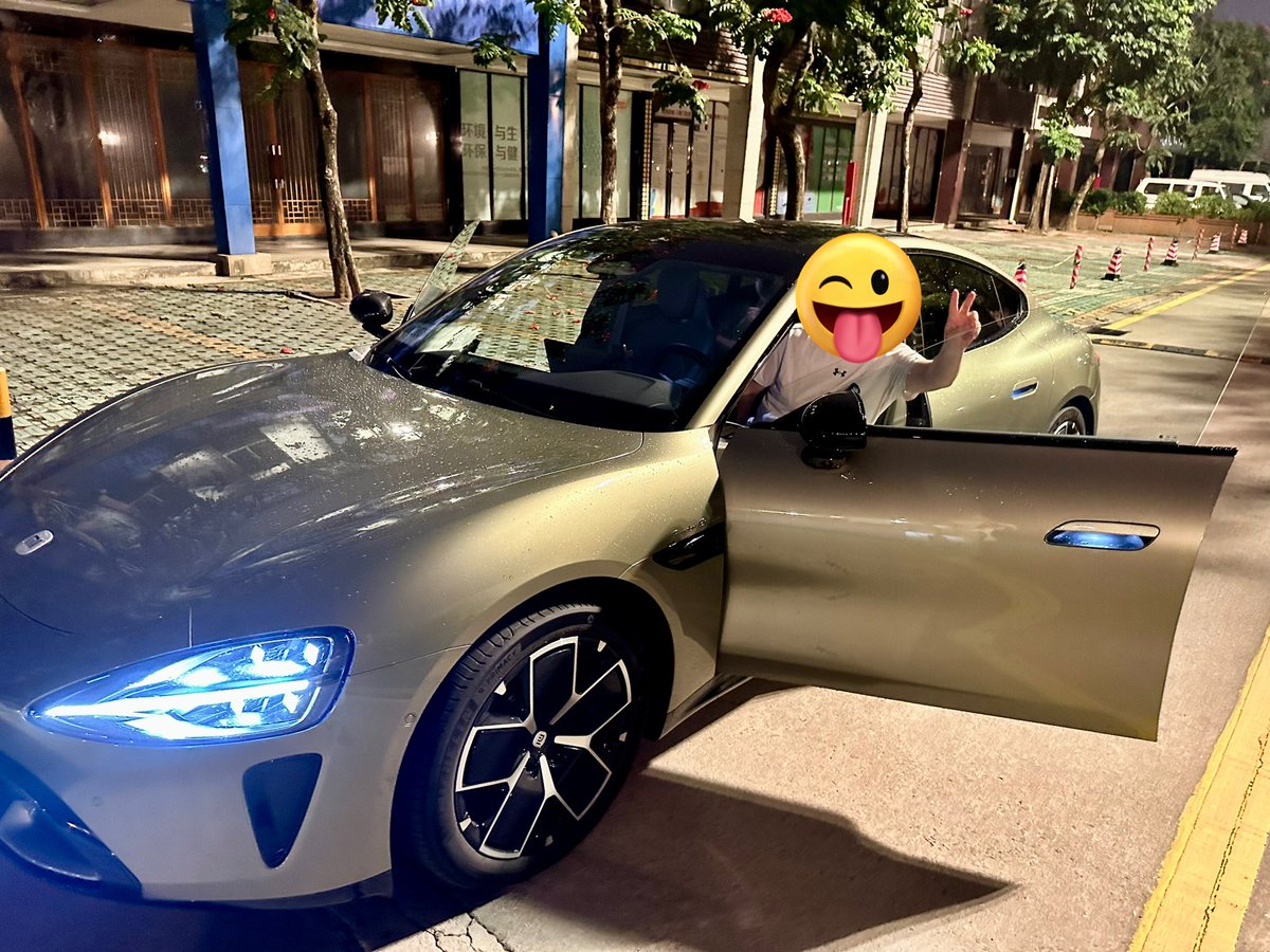 CbdFocus's tweet photo. 蹭蹭同事的新车 https://t.co/U2HuOulUME