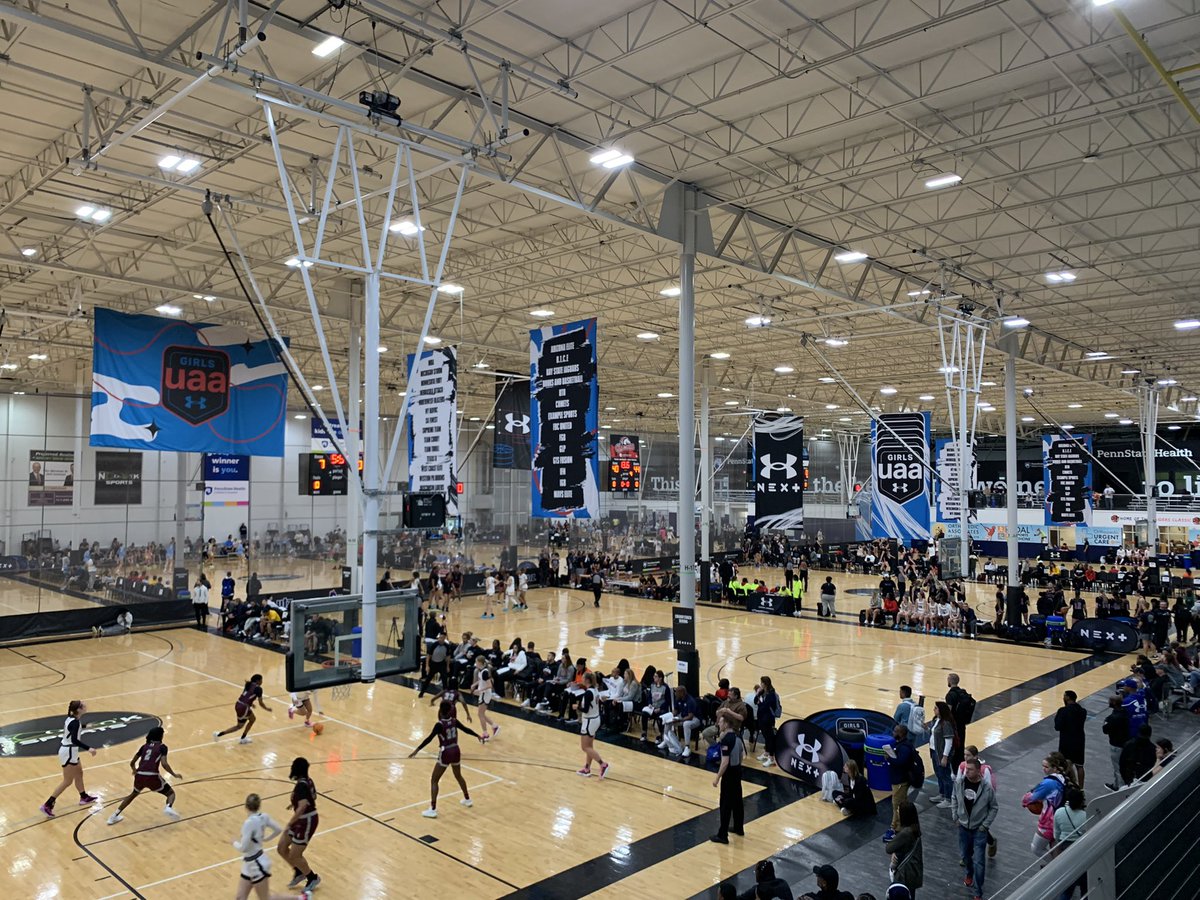 In Pennsylvania this weekend for Girls UAA Session 1. Dozens of D1 coaches on hand to watch the talent. Destiny Lunan (Millennium), Olivia Owens (Phoenix Country Day), Kinsey Murray (Valley Vista), Bella Burcar (Perry), Heather Stedman (Pinnacle) + more from AZ. @UANextGHoops