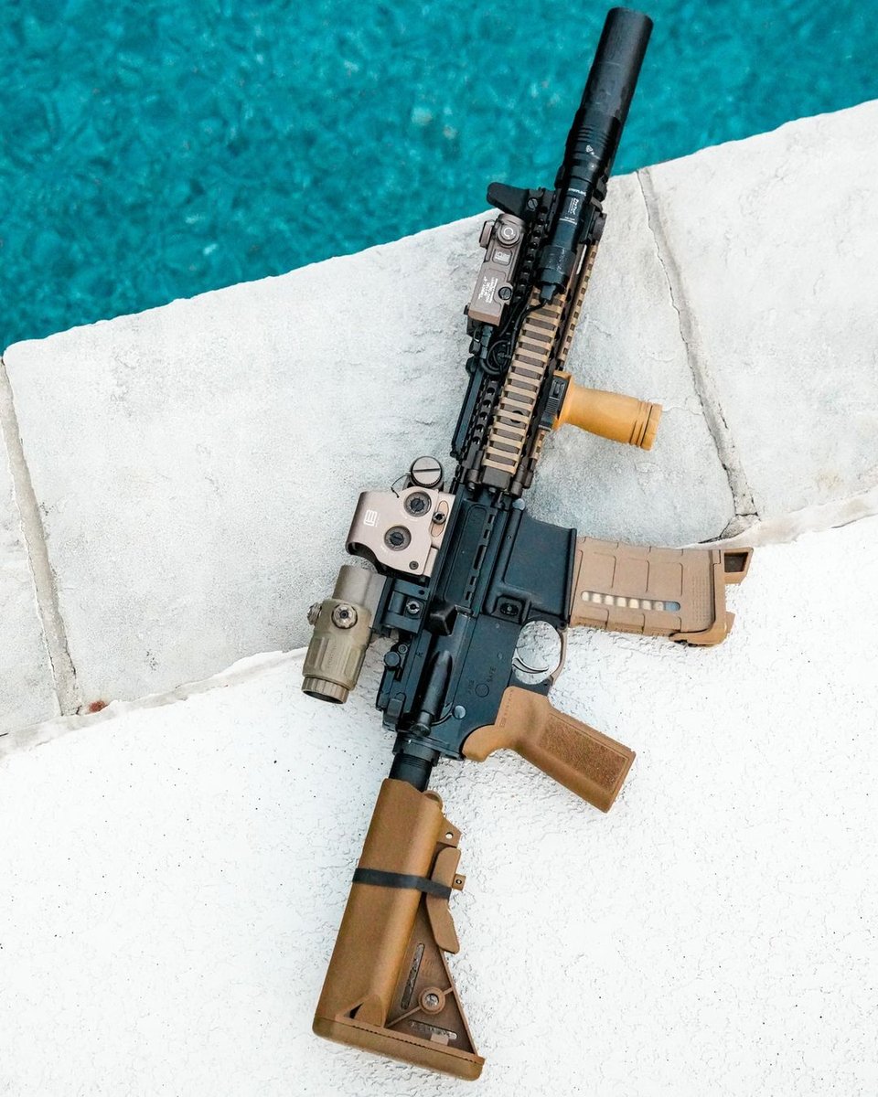 Summer is on the way. What will be your DD poolside protection of choice? _ Photo from 2wildguns