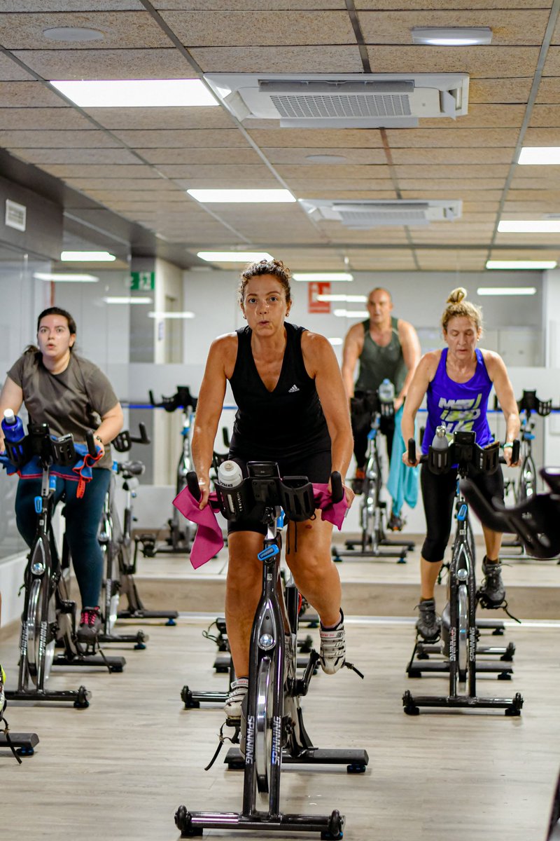 CelliniEgym's tweet photo. Pedalea hacia tus metas como si cada vuelta fuera un paso más hacia tu mejor versión. 💪🚴‍♂️  #SpinningVirtual

#spinning #spinningclass #spinningfishing #spinninrecords #gym #gymlife #gimnasio #badajoz https://t.co/kPpDD1N7Qn