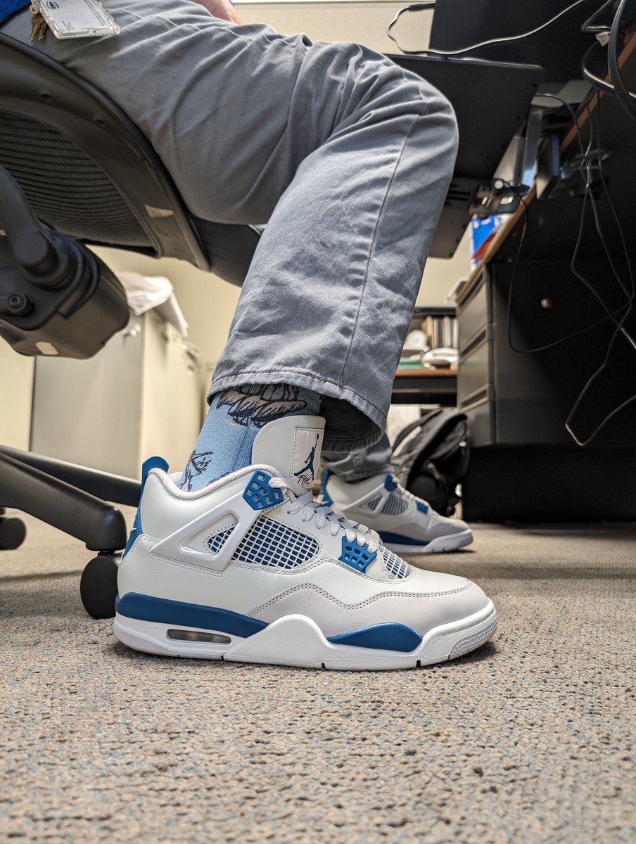 #kotd

Straight to feet with these. Have a beautiful weekend and stay safe X Fam. 

#myjs #dailygrind #blueprints #hydroelectricity #therealDRO