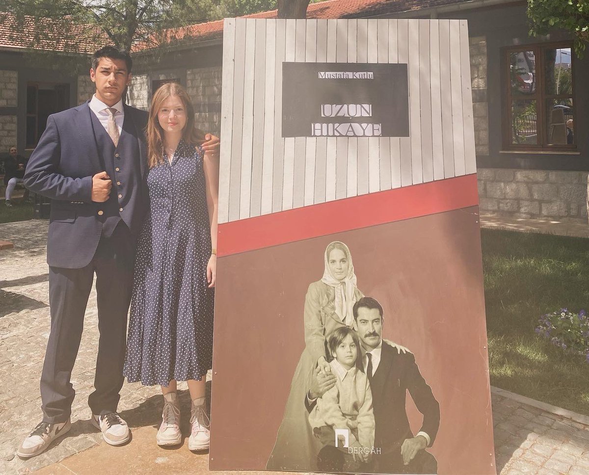 Denizli İl Kültür ve Turizm Müdürlüğü (@iktm20) on Twitter photo İl Müdürümüz Sayın <a href="/TurhanVeliAKYOL/">Turhan Veli AKYOL🇹🇷</a> ve İl Müdür Yardımcımız Sayın <a href="/hayrullahakgun/">HAYRULLAH AKGÜN</a> ’ün de ziyaret ettiği sergide, öğrenciler canlandırdıkları karakterler hakkında bilgi verdi, replikler paylaştı. Emeği geçen hocalarımıza ve öğrencilere teşekkür ederiz. İl Müdürümüz Sayın <a href="/TurhanVeliAKYOL/">Turhan Veli AKYOL🇹🇷</a> ve İl Müdür Yardımcımız Sayın <a href="/hayrullahakgun/">HAYRULLAH AKGÜN</a> ’ün de ziyaret ettiği sergide, öğrenciler canlandırdıkları karakterler hakkında bilgi verdi, replikler paylaştı. Emeği geçen hocalarımıza ve öğrencilere teşekkür ederiz.