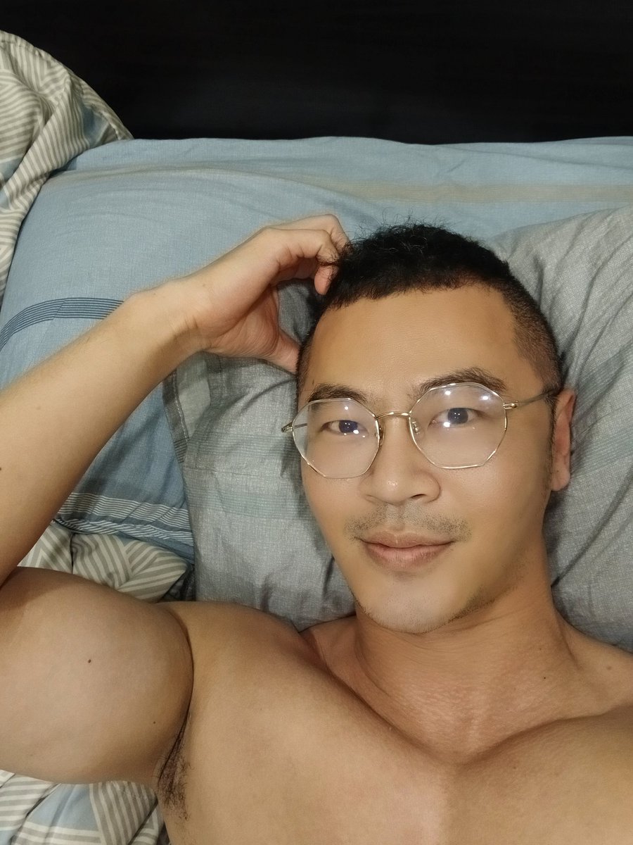 huangszuszu tweet media