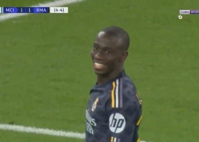 Mendy literally didn’t stop smiling during the entire 120 minutes 😭😭